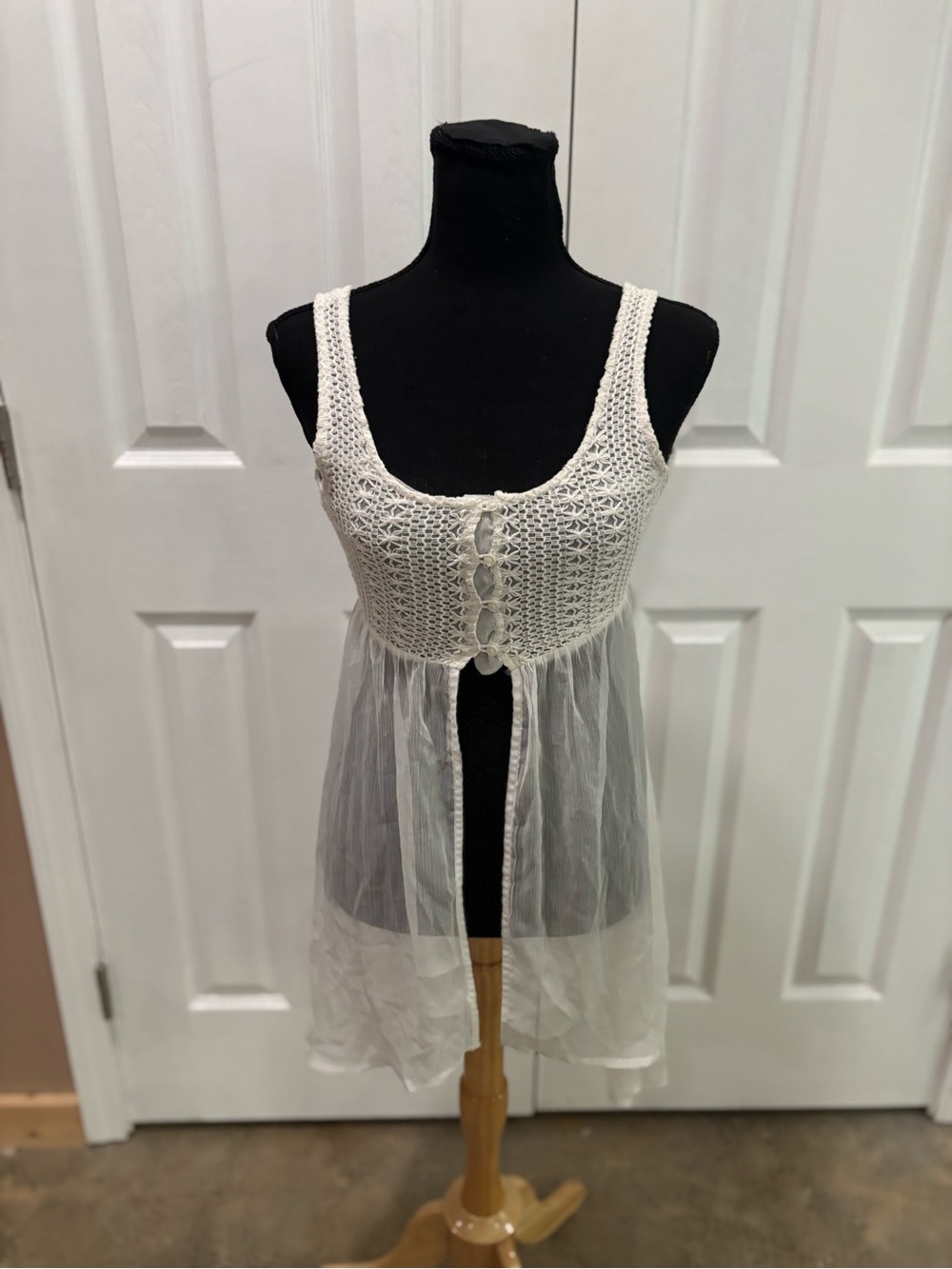 HOLLISTER CROCHETED BABYDOLL FLY AWAY TOP SIZE XS